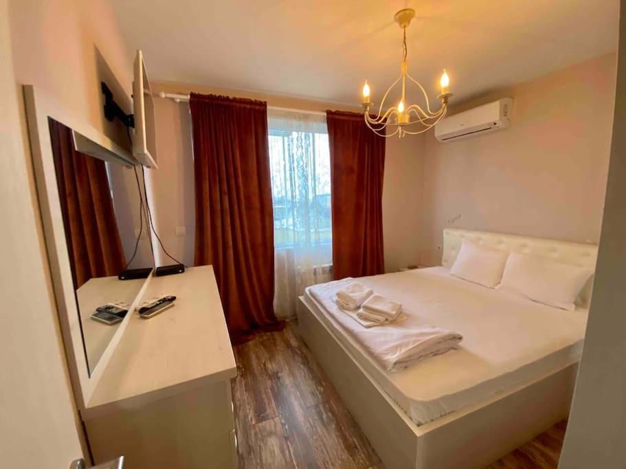 Stylish Magenta Apartment - Terrace & Free Parking Szófia Kültér fotó